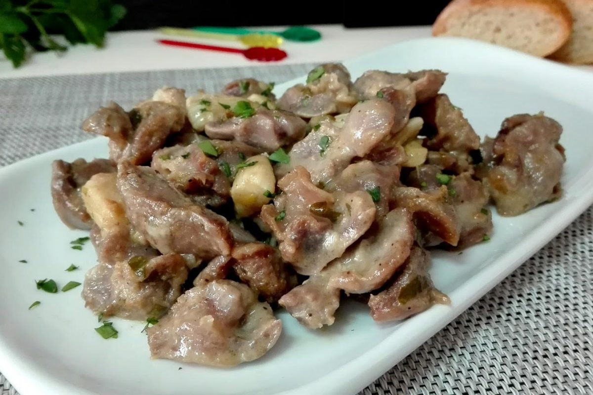 La receta de mollejas de pollo al ajillo que está a otro nivel