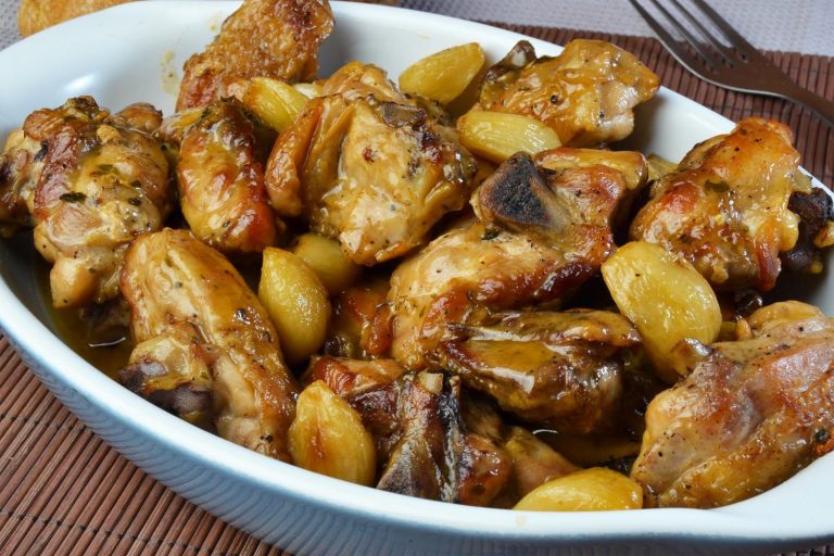 Exquisito Pollo al ajillo: Una receta fácil, que está para chuparse los dedos
