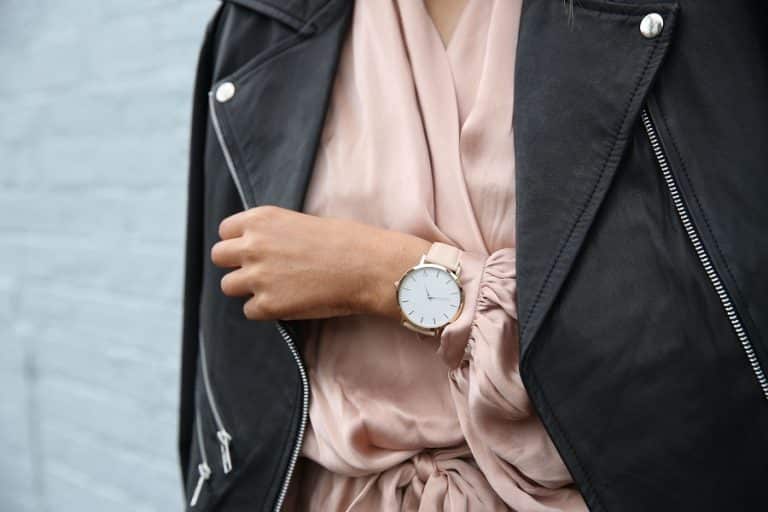 ¿Qué tipo de reloj se complementa con la vestimenta según el evento al que asistes?