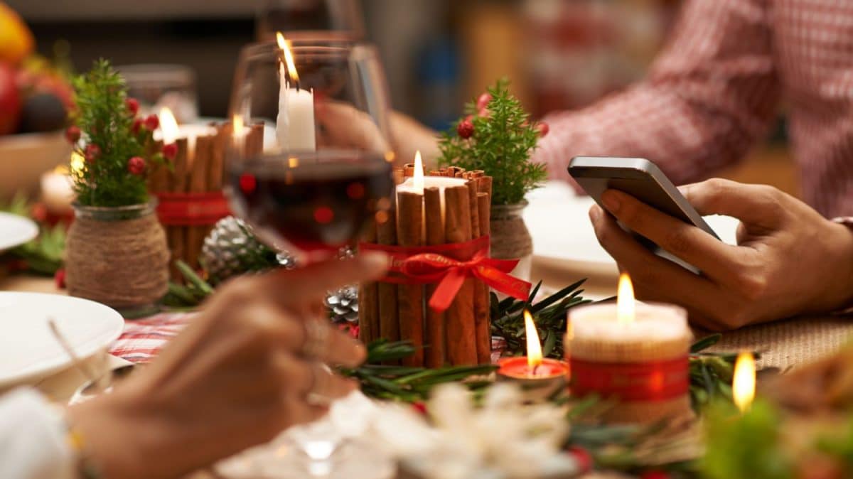 Trucos imprescindibles para ser la invitada ideal en las fiestas de Navidad 
