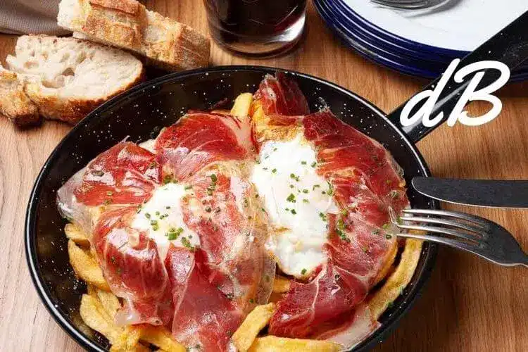 huevos rotos con jamón