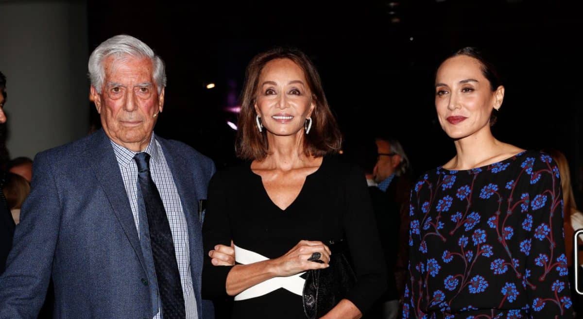 Tamara Falcó, Isabel Preysler y Mario Vargas Llosa