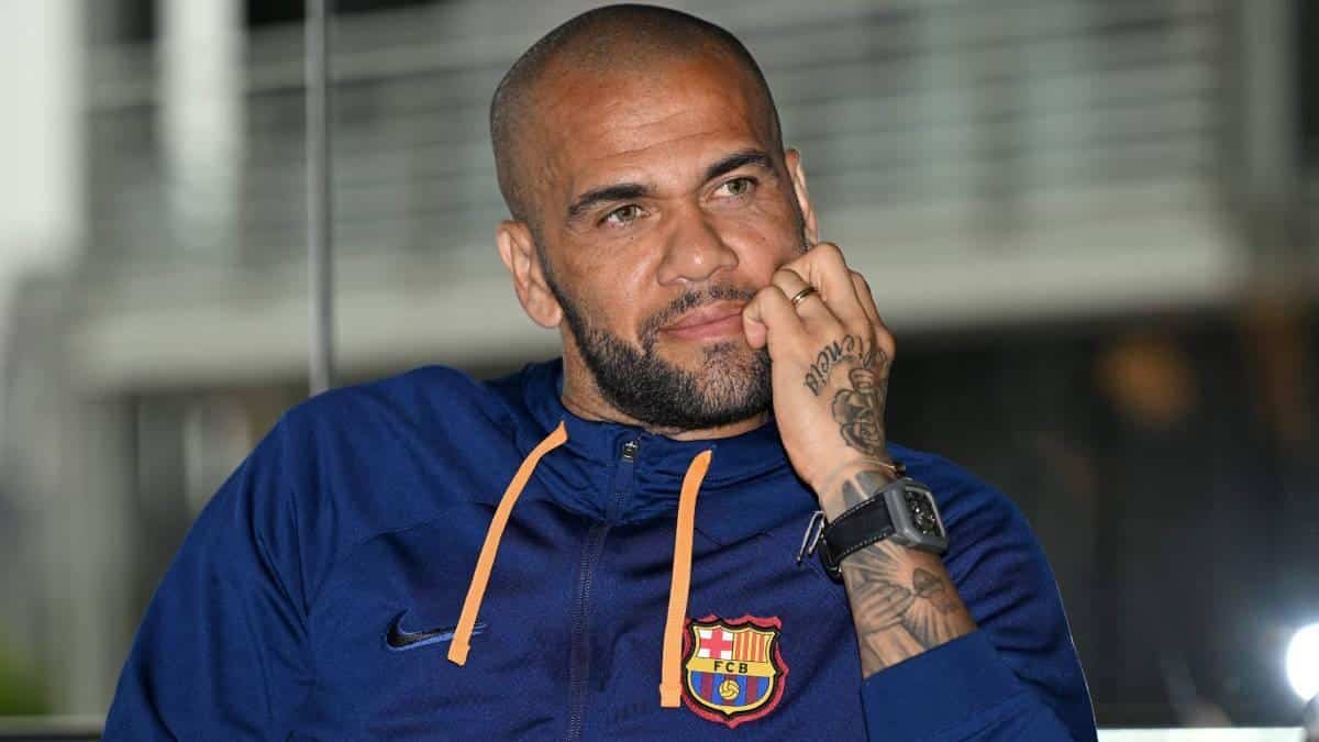 Dani Alves habla por primera vez desde la cárcel: "pido perdón a la única persona a la que tengo que pedir perdón"