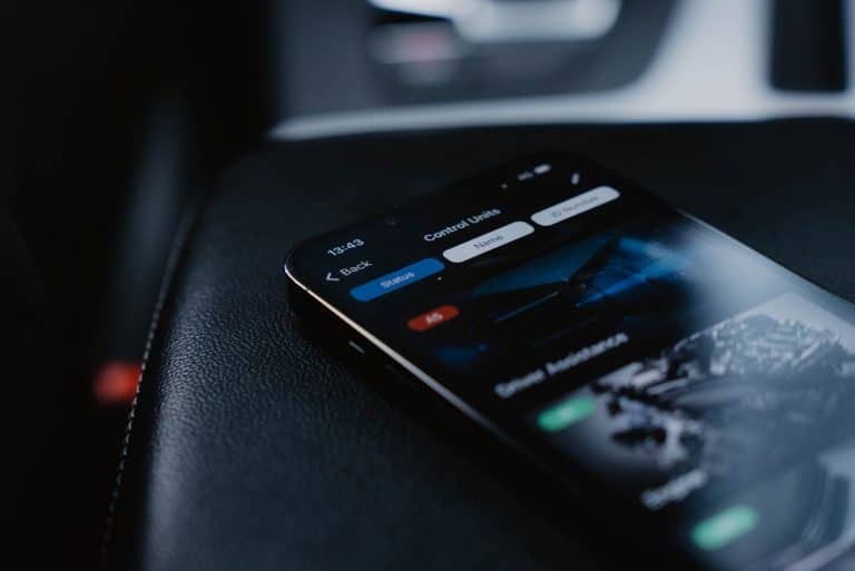 ¿Cómo es posible que una simple aplicación controle el rendimiento de su automóvil?