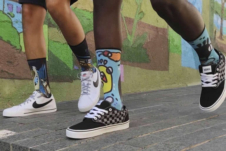 Crear calcetines tie dye únicos, con ISOKISI