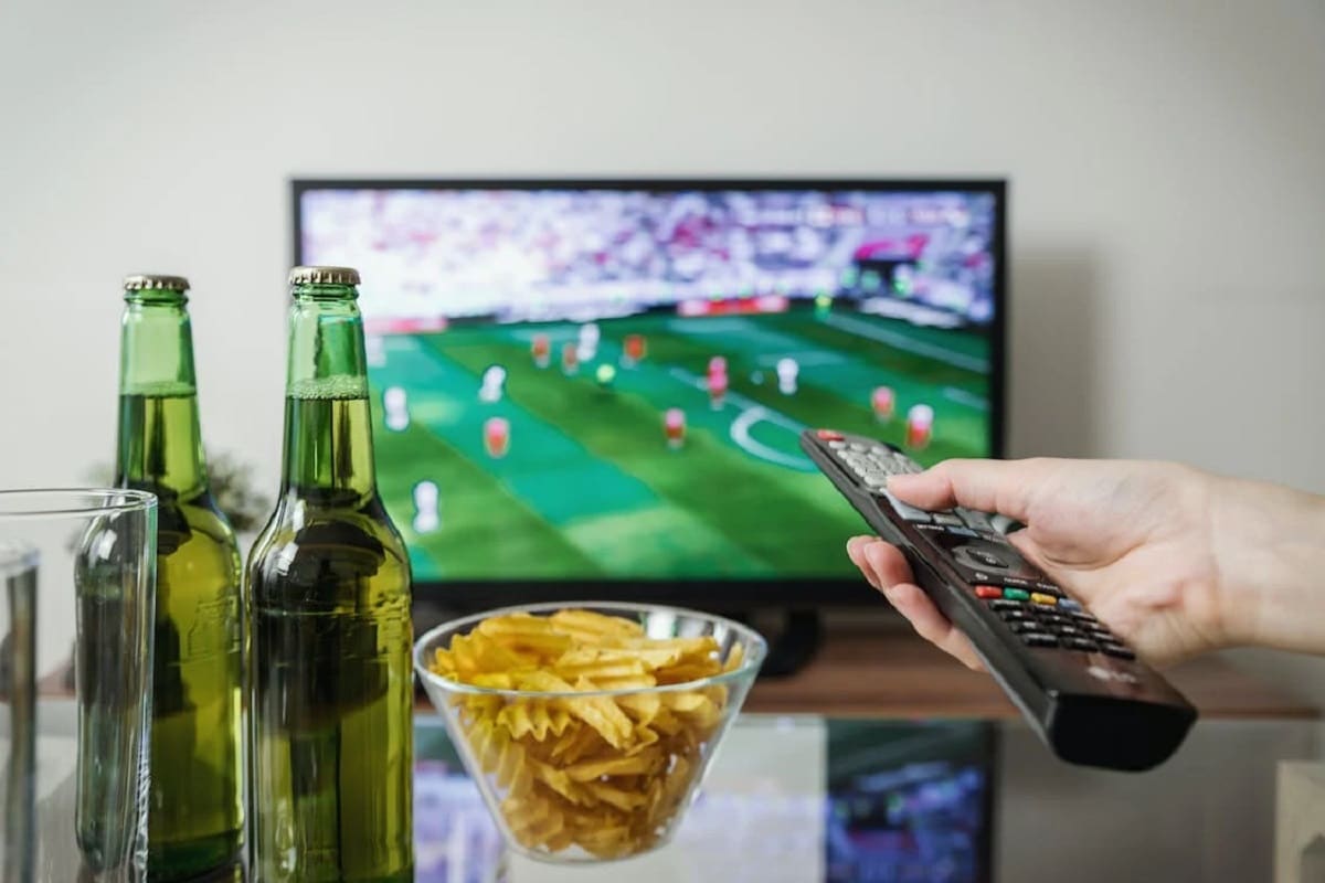 ver fútbol en casa