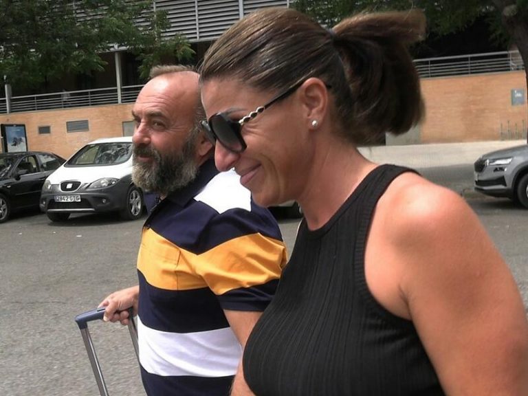 Ginés se deja ver en Sevilla junto a Yaiza después de las polémicas con su familia