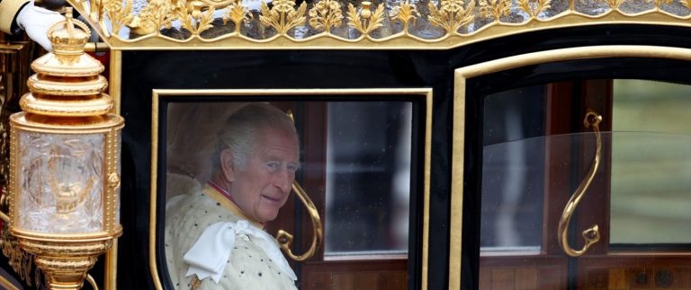 La coronación de Carlos III un acto bajo el fantasma de Lady Di