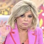 Continúa la maldición de Sálvame: Terelu Campos se rompe un dedo y muestran las imágenes