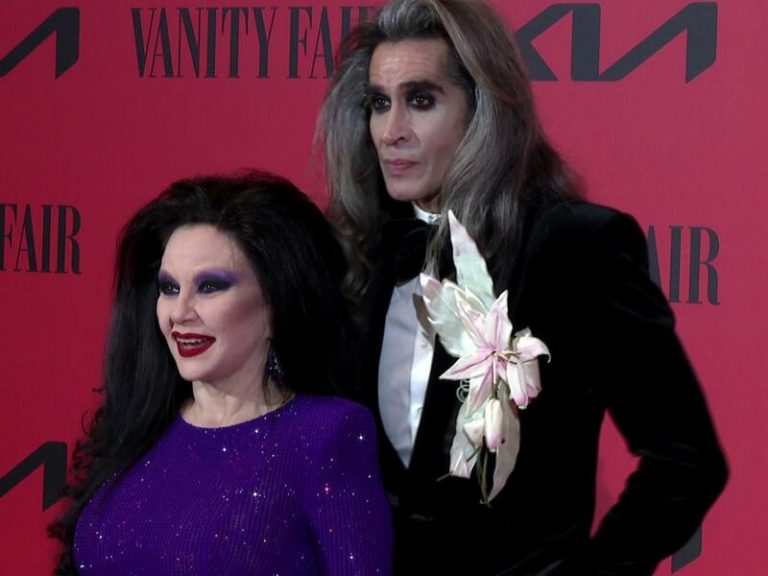 Alaska celebra su 60 cumpleaños con una fiesta por todo lo alto rodeada de numerosos rostros conocidos
