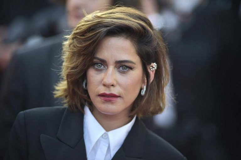 María León, procesada por dos delitos tras su incidente con la Policía Local en Sevilla