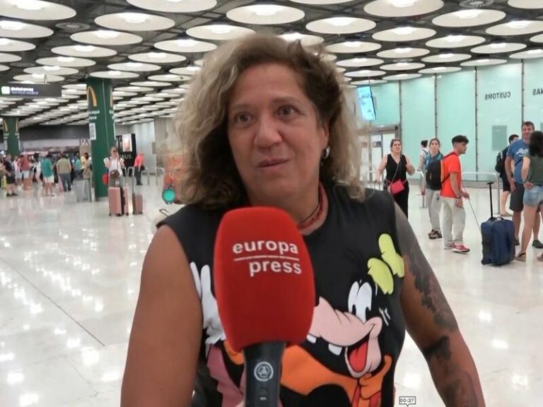 Rosana aplaude a Vanesa Martín por hacer pública su relación con una mujer: «Apoyando el amor por encima de todo»