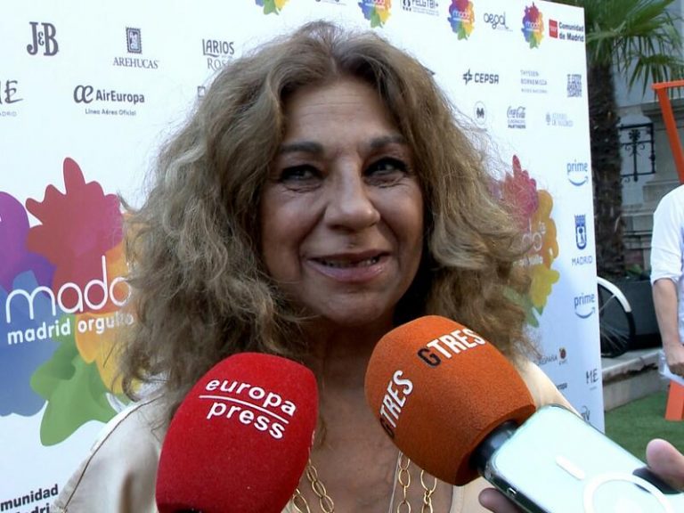 Lolita Flores reacciona, visiblemente afectada, al empeoramiento de Carmen Sevilla