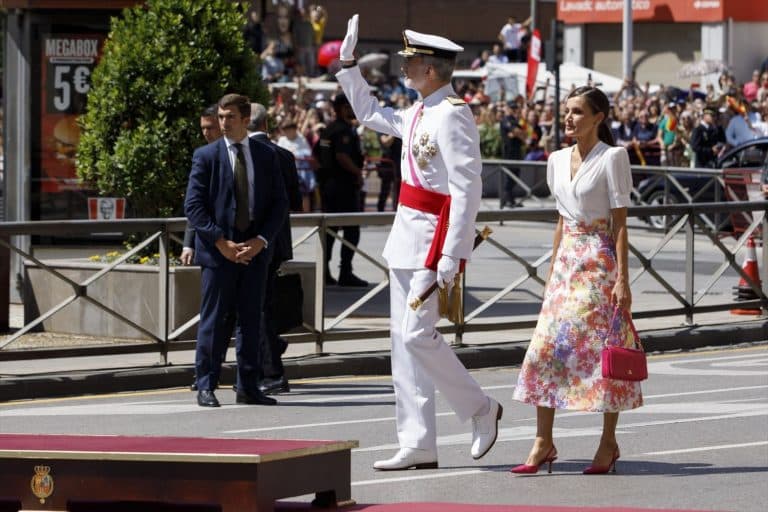 La Reina Letizia vuelve a apostar por el diseñador José Hidalgo para una celebración muy especial junto al Rey