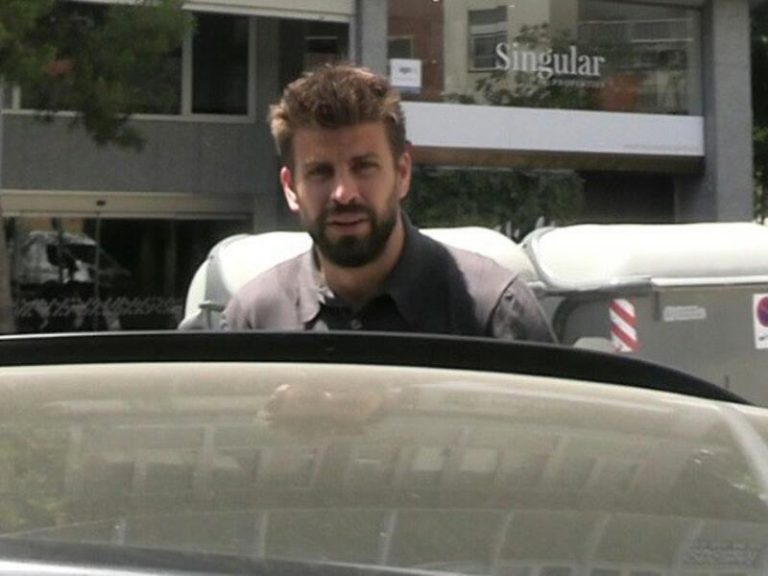 Gerard Piqué deja a sus hijos al cuidado de su madre, Montserrat Bernabeu, mientras atiende sus compromisos laborales