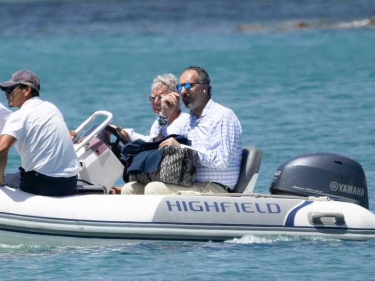 Jaime de Marichalar, derroche de cariño con una misteriosa mujer durante sus vacaciones en Ibiza