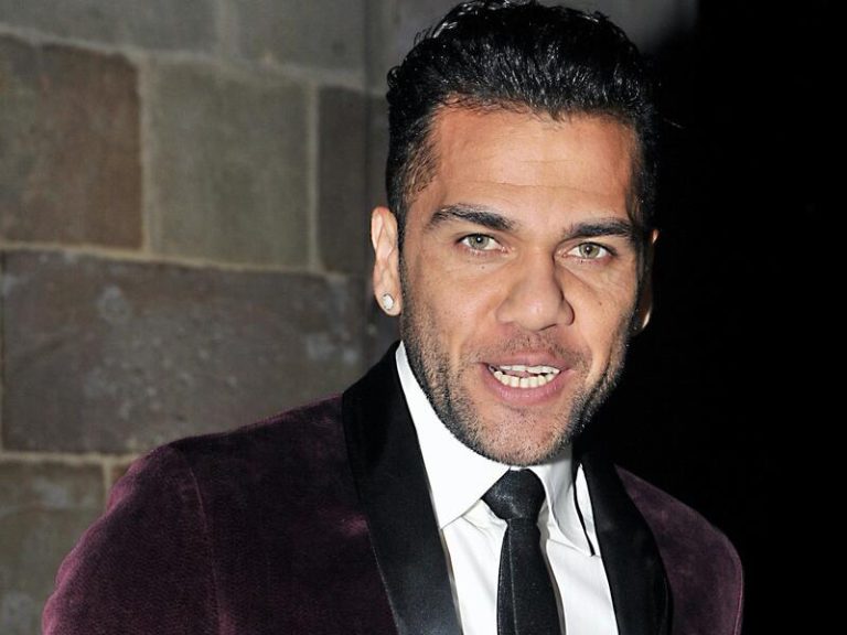 La jueza procesa a Dani Alves por presunta agresión sexual y le impone una fianza de 150.000 euros