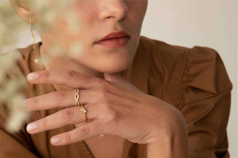 Mimoke ofrece alta joyería con diseños atemporales y diamantes creados, el complemento perfecto para llevar cada día