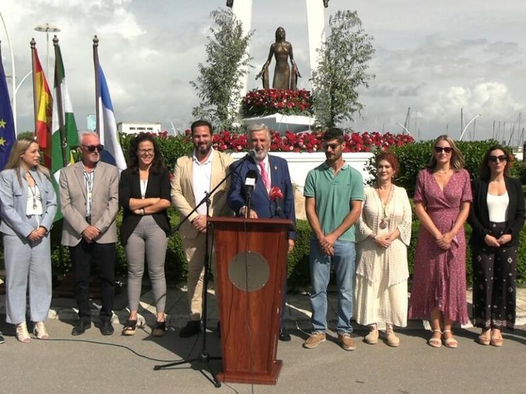 Chipiona homenajea a Rocío Jurado en su 80 cumpleaños con la ausencia de su hija, Rocío Carrasco