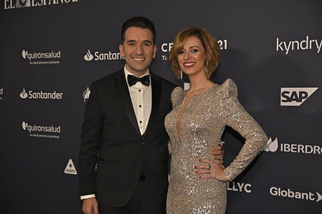 Miguel Lago y Laura Abella asisten a la gala de ‘Las Top 100 Mujeres Líderes de España’ que se celebra en el Teatro Real donde se da a conocer a las profesionales que formarán parte del ranking de referencia en liderazgo femenino, a 22 de febrero de 2023, en Madrid (España)