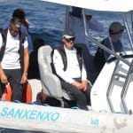 El Rey Juan Carlos disfruta del segundo día de regatas junto a la Infanta Elena