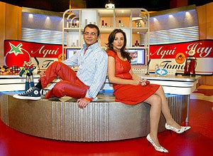 ‘Aquí Hay Tomate’: un vistazo irreverente a la televisión rosa