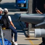 El Rey Juan Carlos y la Infanta Elena, tercer día de regatas en barcos distintos