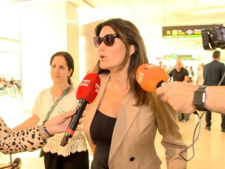 Fabiola Martínez explota contra la prensa: «estoy fenomenal, solo me molestáis vosotros»