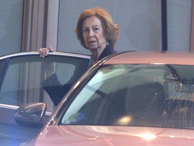 Le preguntamos a la Reina Sofía por la polémica de la mayoría de edad de la Princesa Leonor