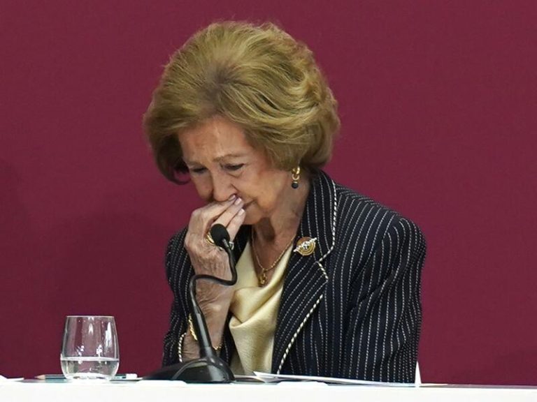 La Reina Sofía incapaz de contener las lágrimas en su última aparición
