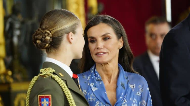 Así consigue la Reina Letizia, con 51, una sonrisa, piel y cuerpo de ensueño