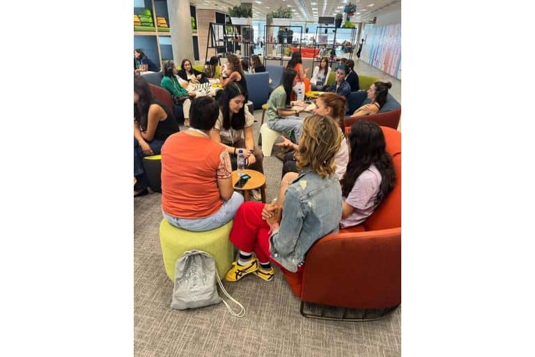 #EllasPrograman, la iniciativa de Womenalia y Fundación Telefónica que promueve el talento femenino STEAM, cuenta con la participación de 200 mujeres
