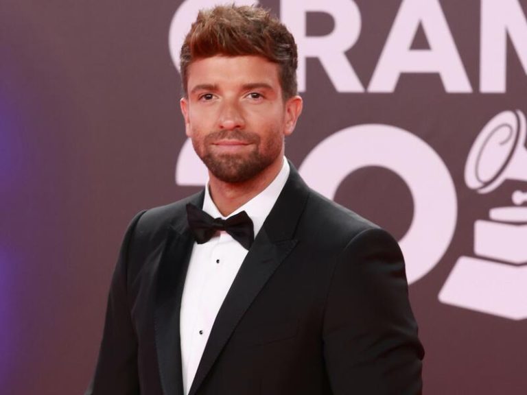 Pablo Alborán responde a los rumores de relación con Miguel Bosé