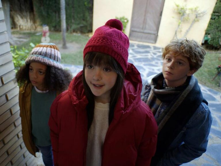 La actriz Luna Fulgencio protagoniza un anuncio de Navidad en el que pide a los adultos que cuiden el planeta