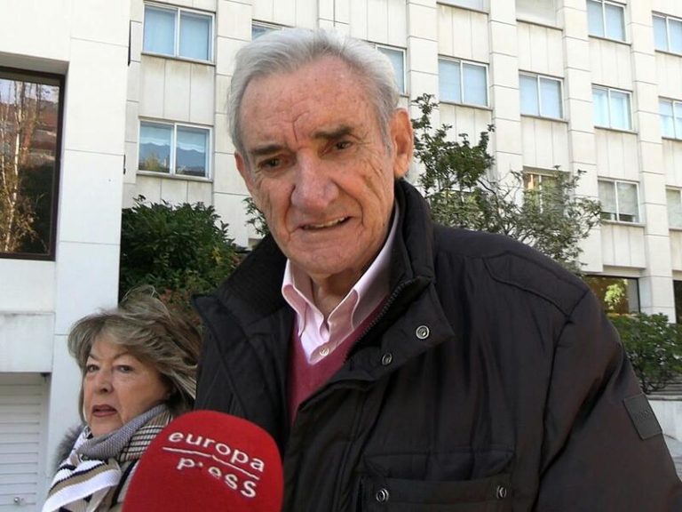 Luis del Olmo reaparece tras sufrir un accidente en la bañera de su casa