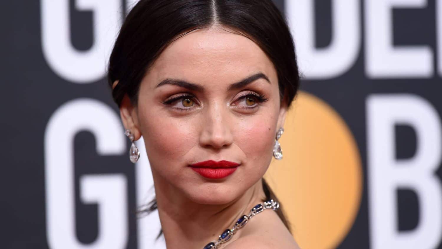El estilo de Ana de Armas en la alfombra roja