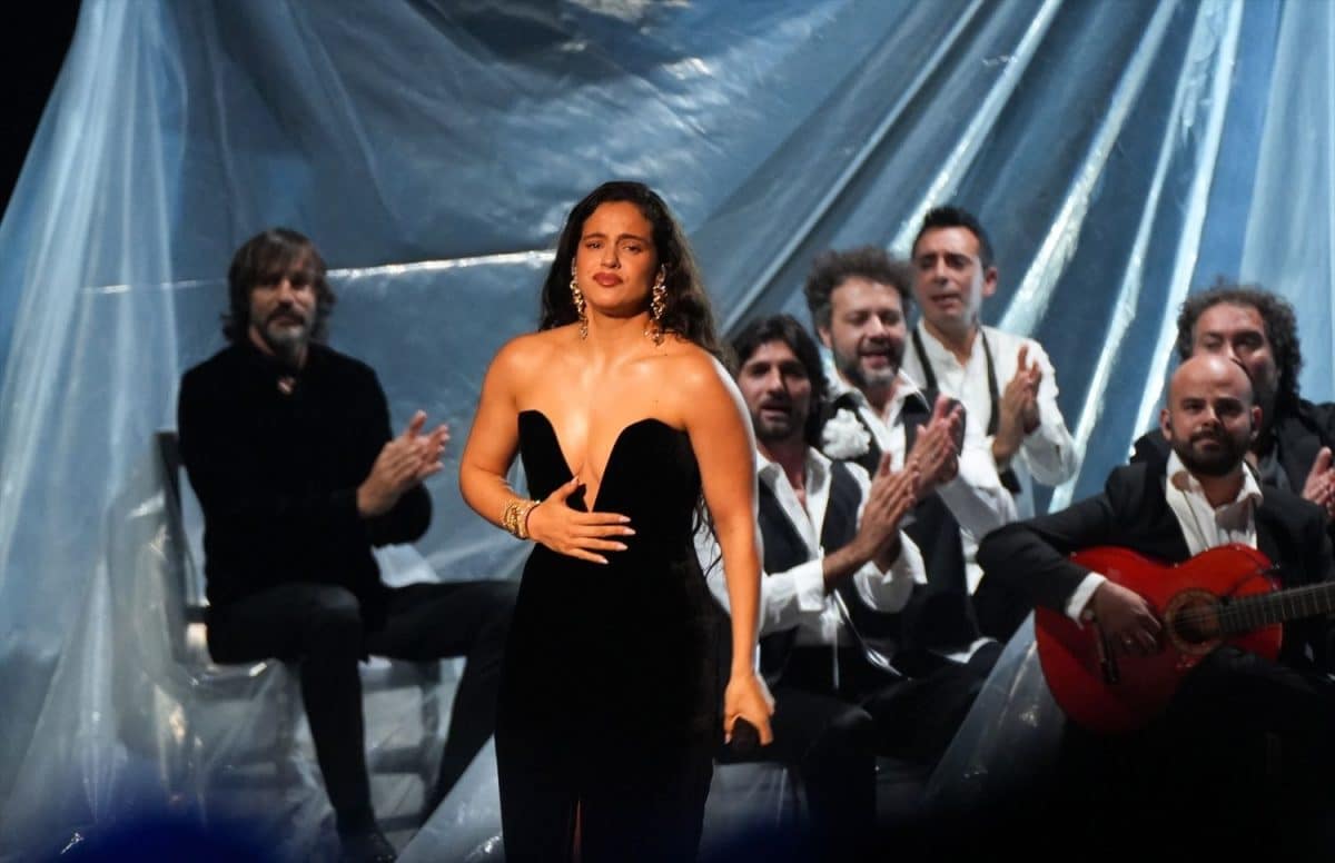 La gala de los Grammy ha mostrado otro capitulo en el duelo entre Rosalía y Rauw
