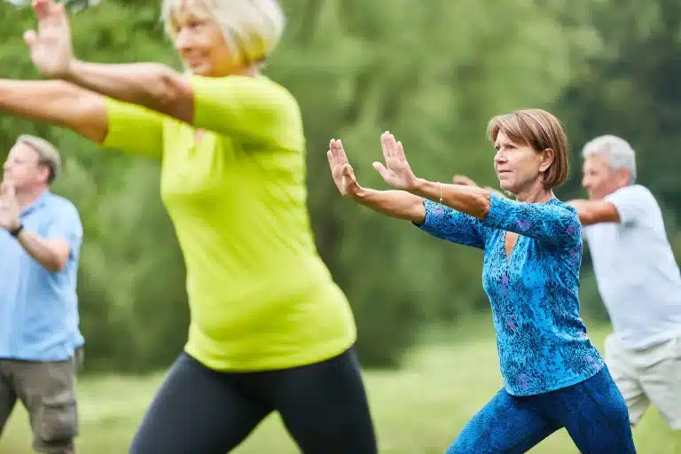 Tai chi: Fluye hacia un estado de calma y fuerza con cada movimiento