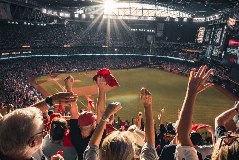 Guía para principiantes en apuestas deportivas: consejos, estrategias y términos clave