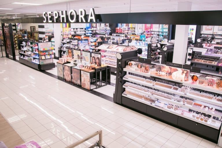 Descubre las 6 cremas antiarrugas irresistibles de Sephora, Rituals y Khiels para mujeres de 40. ¡Regalos perfectos!