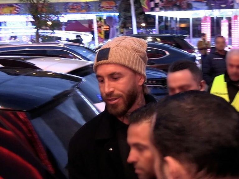 Sergio Ramos reaparece feliz y sonriente en medio de los rumores de crisis