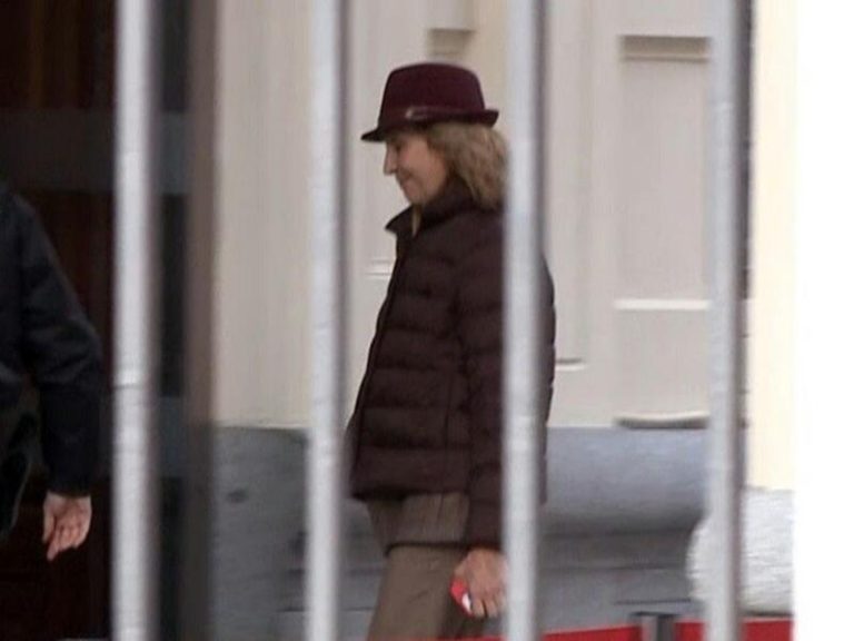 La Infanta Elena se muestra de lo más feliz ante el inminente divorcio de su hermana