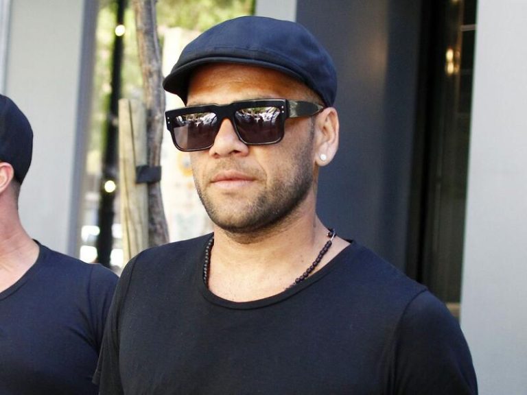 Las abogadas de Dani Alves guardan silencio sobre la situación del futbolista