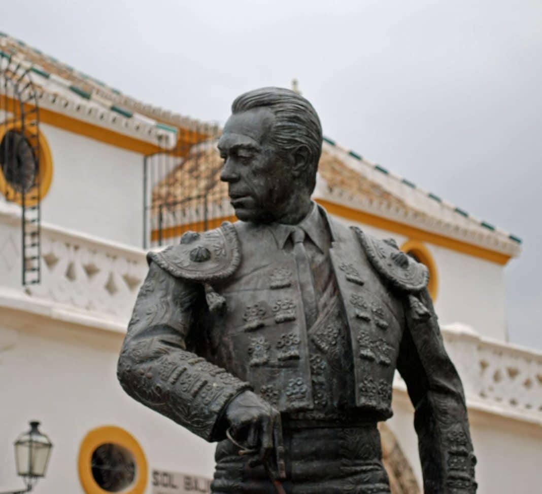 Estatua de Curro Romero