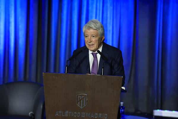 Enrique Cerezo, las 75 miradas de un hombre cine... y de fútbol