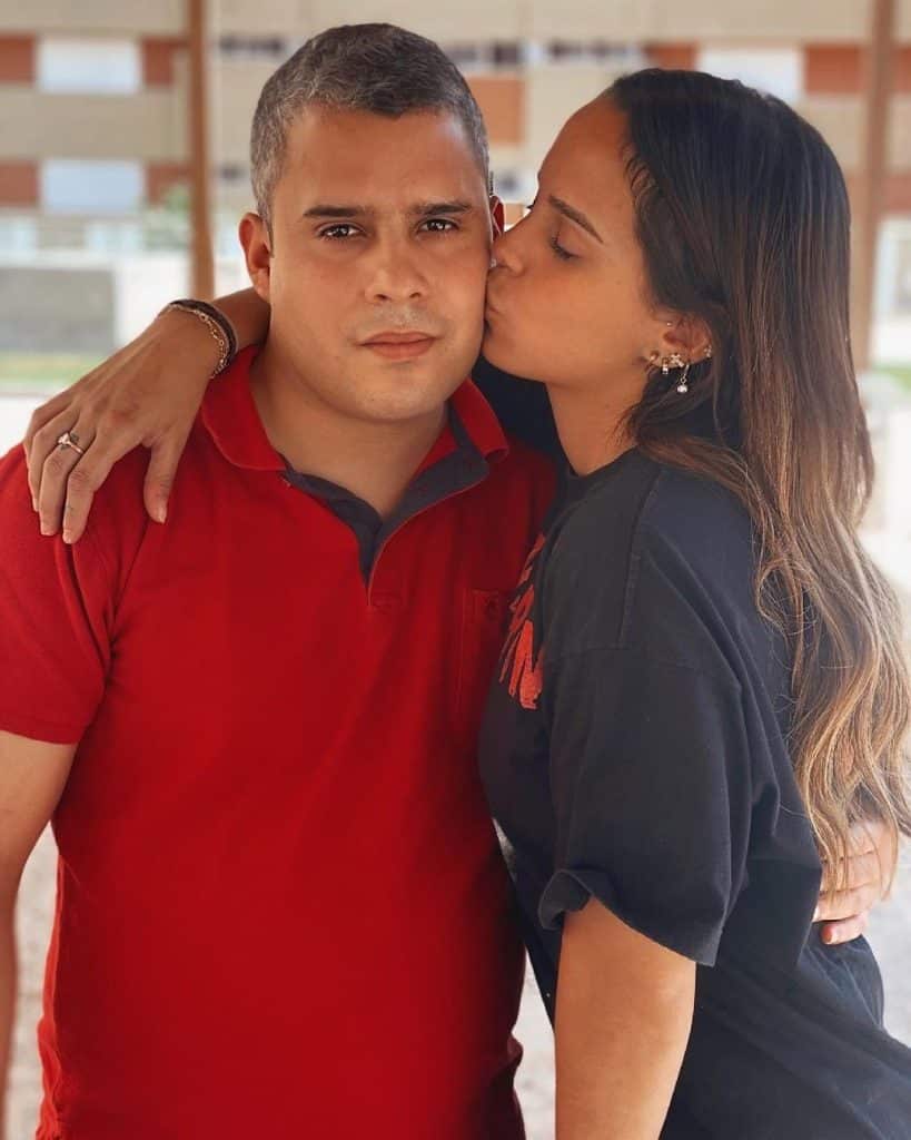 Gloria Camila se encierra con su hermano para dar la nota