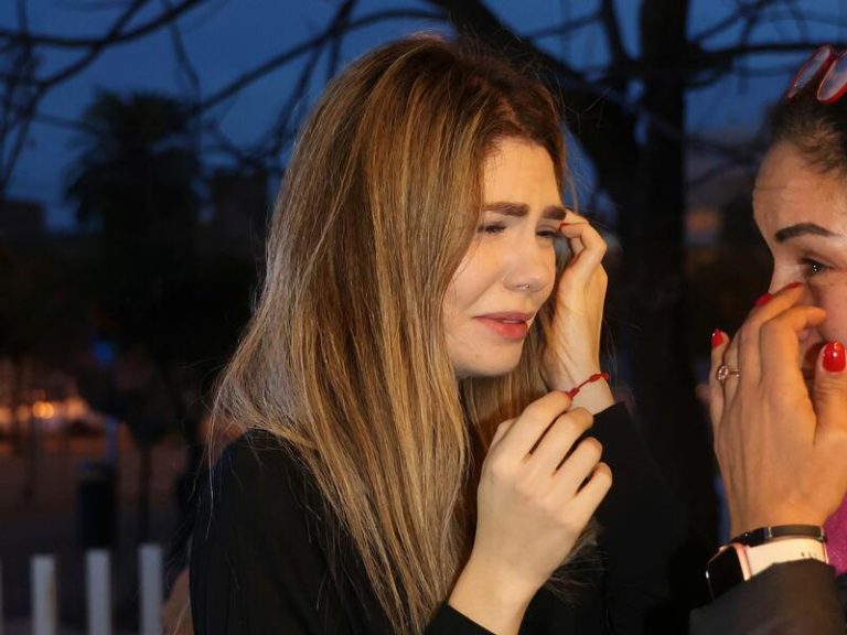 Ana: nieta de Paco Arévalo completamente rota en el tanatorio de su abuelo