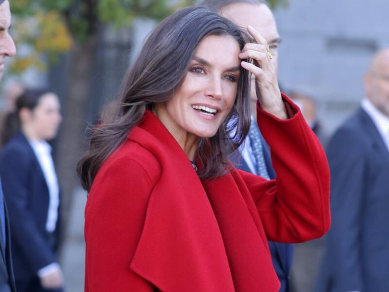 La Reina Letizia, pillada de rebajas en un céntrico Zara de Madrid
