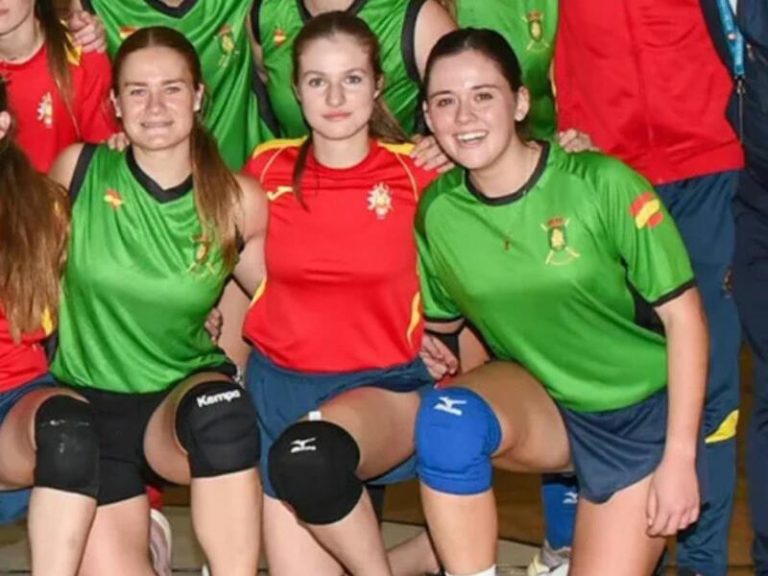 La Princesa Leonor dice adiós al torneo de Interacademias con un partido de voleibol