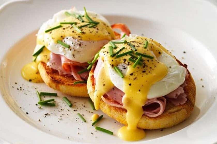 Delicias matutinas: Así se preparan unos huevos Benedictinos caseros